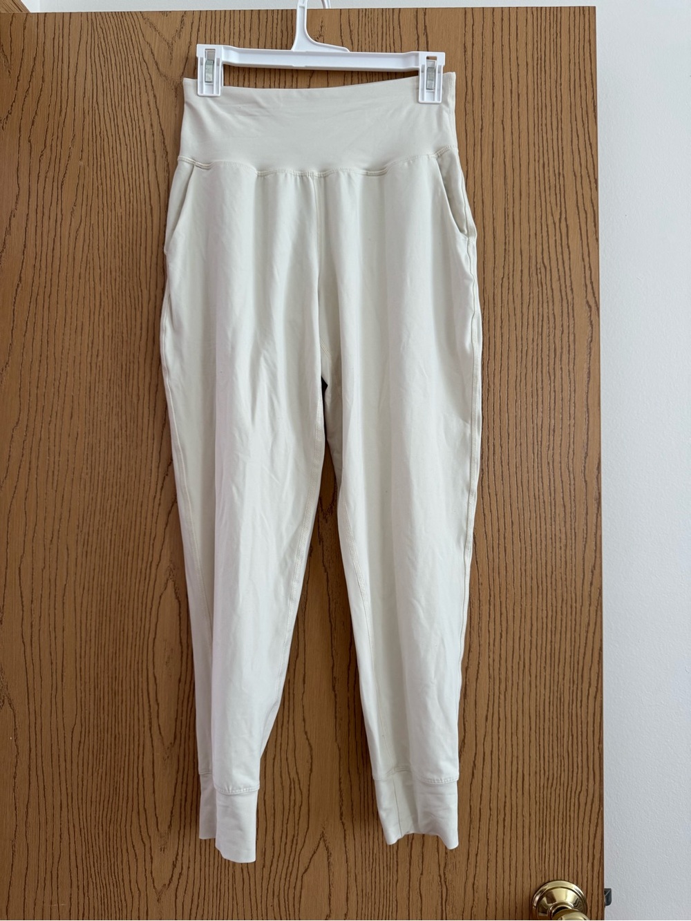 Under Armour Women's Cream High-Waist Leggings with Pockets